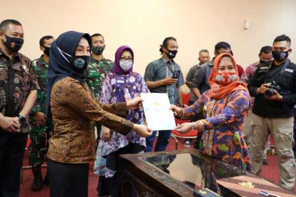 BNN KOTA MOJOKERTO DAN KOGARTAP III SURABAYA TERIMA ASET HIBAH DARI PEMERINTAH KOTA MOJOKERTO