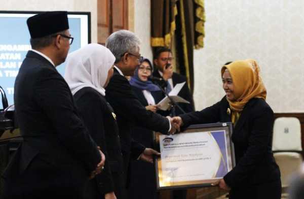 Awal Tahun 2020 Pemerintah Kota Mojokerto Terima Penghargaan SPIP